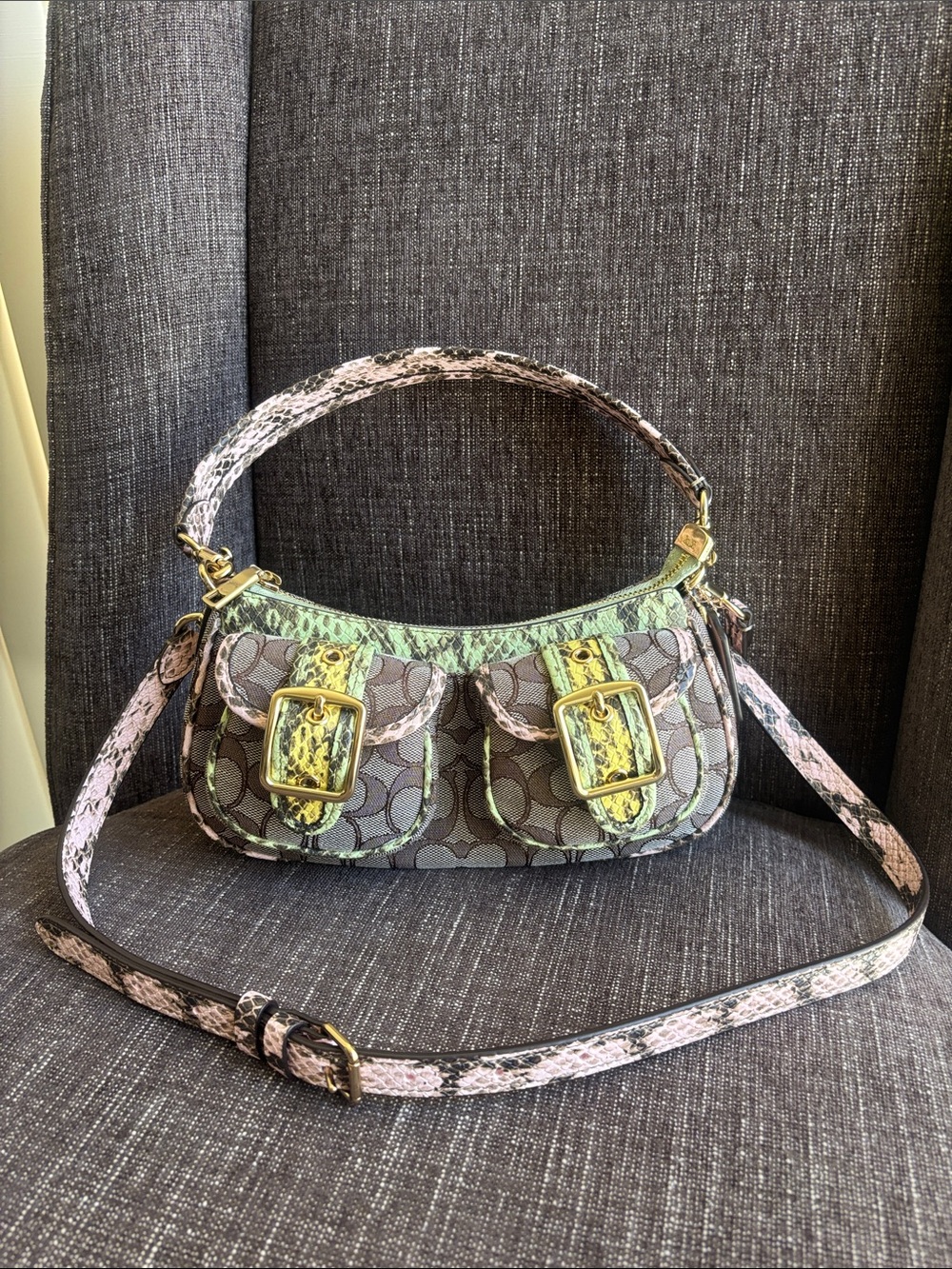 Coach Ashton Shoulder Bag In Signature Jacquard GOLD/OAK MULTI Like New w/Straps - Picture 2 of 16